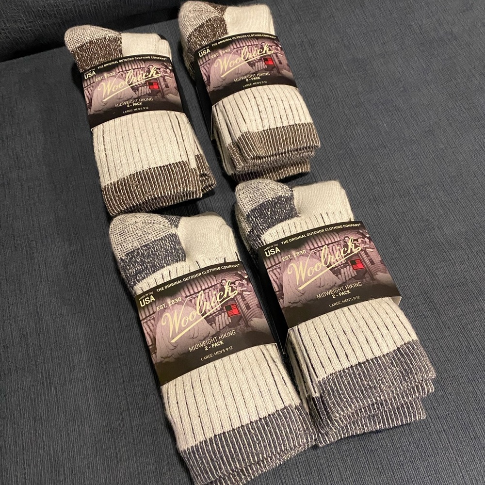 4 Packs of Men’s Woolrich Midweight Hiking Socks